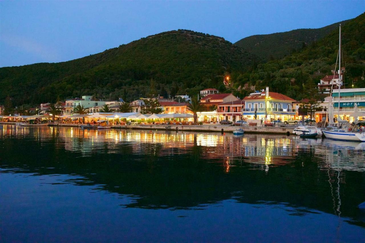 House Of Hats - Next To The Coast - Karavomylos Bagian luar foto
